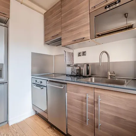 Charmant Appartement En Coeur De Ville Puteaux Exterior foto